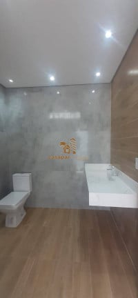 Foto do imóvel Casa com 3 Quartos à Venda, 250 m² em Vila Monumento - São Paulo