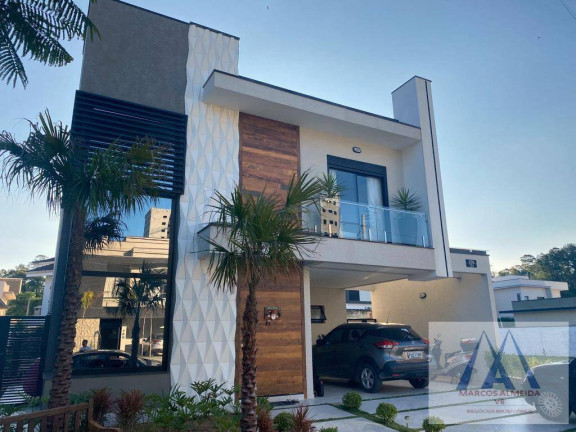 Foto do imóvel Casa de Condomínio com 3 Quartos à Venda, 220 m² em Botujuru - Mogi Das Cruzes