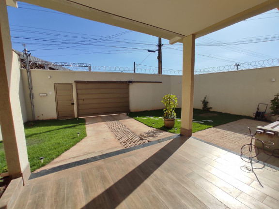 Imagem Imóvel com 
            	3             Quartos à Venda, 170 m² em 
            	Chacara Sao Pedro             - 
            	Aparecida De Goiania            