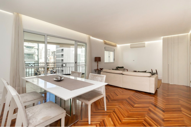 Foto do imóvel Apartamento com 2 Quartos à Venda, 126 m² em Moema - São Paulo
