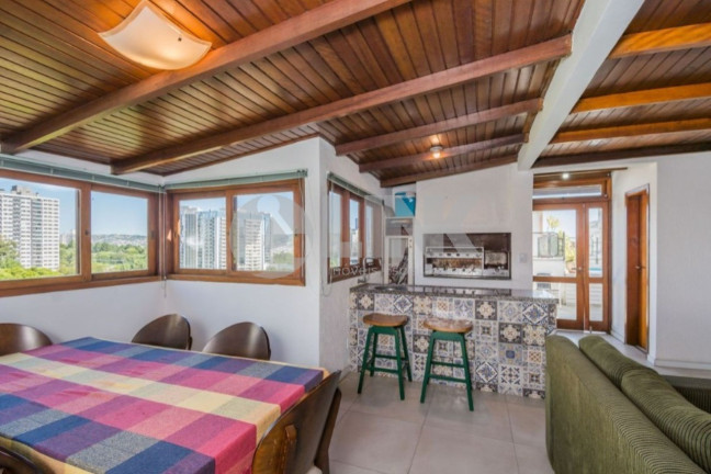 Foto do imóvel Imóvel com 3 Quartos à Venda, 240 m² em Jardim Botânico - Porto Alegre