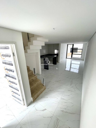 Imagem Casa com 4 Quartos à Venda, 133 m²
