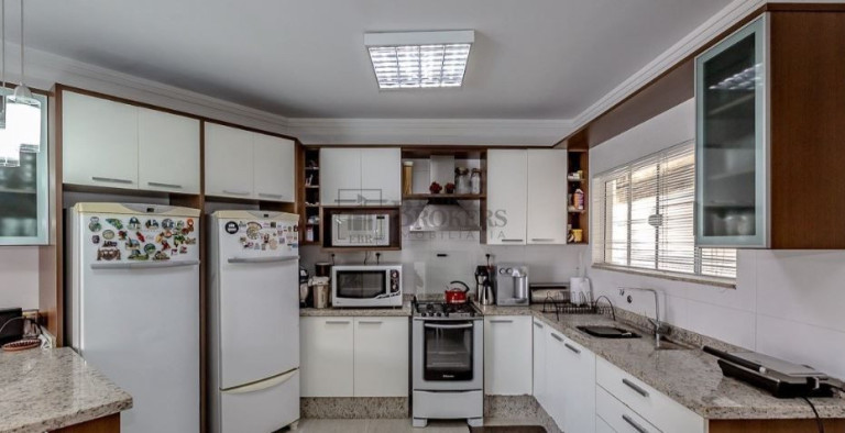 Imagem Casa com 3 Quartos à Venda, 304 m² em Ariribá - Balneário Camboriú