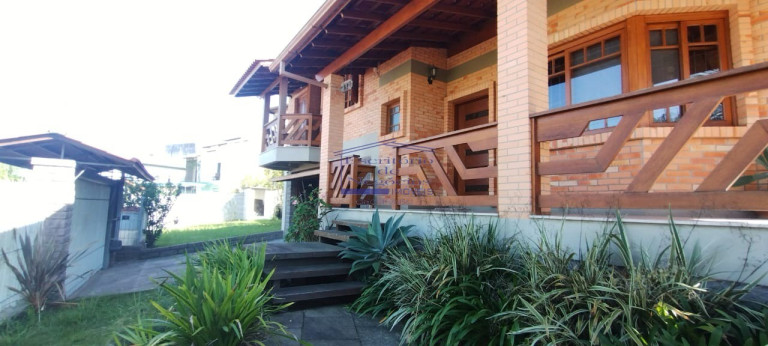 Imagem Casa com 3 Quartos para Alugar, 250 m² em Hípica - Porto Alegre