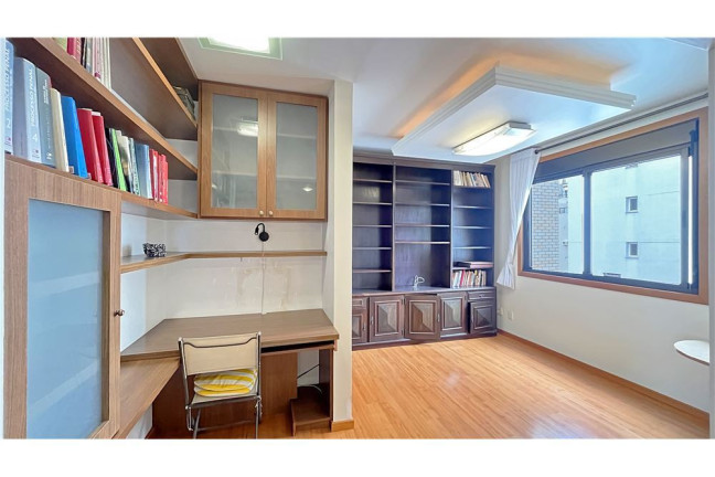 Imagem Apartamento com 3 Quartos à Venda, 142 m² em Petrópolis - Porto Alegre