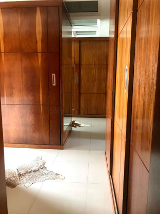 Imagem Casa com 6 Quartos para Alugar ou Temporada, 760 m² em Candelária - Natal