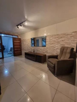 Imagem Casa com 4 Quartos à Venda, 340 m² em Serrinha - Fortaleza