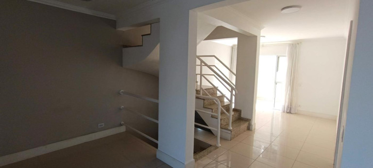 Imagem Casa com 3 Quartos à Venda, 186 m² em Bacacheri - Curitiba