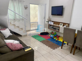 Casa de Condomínio com 2 Quartos à Venda, 59 m² em Tupi - Praia Grande