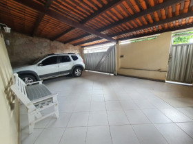 Casa com 4 Quartos à Venda, 280 m² em Ponto Central - Feira De Santana