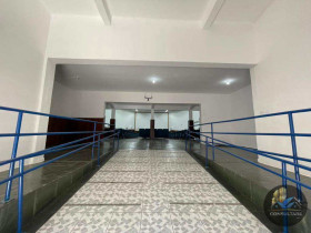 Imóvel Comercial para Alugar, 1.530 m² em Centro - São Vicente