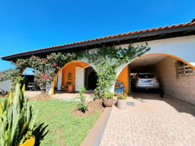Casa com 3 Quartos à Venda, 280 m² em Vila David Antônio - Campo Largo