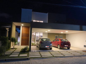 Casa à Venda, 243 m² em Feira De Santana