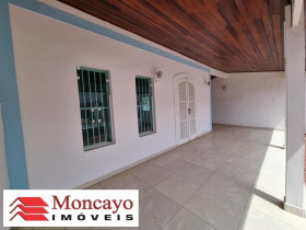 Casa com 1 Quarto à Venda, 300 m² em Loteamento Jardim Aruan - Caraguatatuba