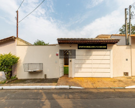 Casa com 3 Quartos à Venda, 306 m² em Vila Represa - São Paulo