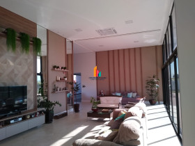 Casa com 3 Quartos à Venda, 400 m² em Medeiros - Jundiaí