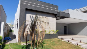 Casa com 3 Quartos à Venda, 457 m² em Condomínio Florais Itália - Cuiabá