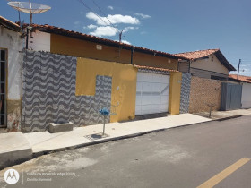 Casa com 3 Quartos à Venda, 162 m² em Parque Piauí - Teresina