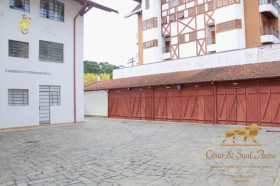 Apartamento com 4 Quartos para Alugar, 120 m² em Vila Capivari - Campos Do Jordão