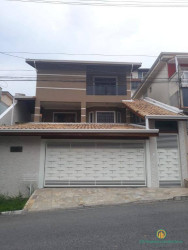 Casa de Condomínio com 3 Quartos à Venda, 168 m² em Jardim Caiapiá - Cotia