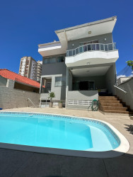 Casa com 3 Quartos à Venda, 310 m² em Jardim Atlântico - Florianópolis