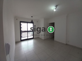 Apartamento com 3 Quartos para Alugar, 62 m² em Vila Carrão - São Paulo