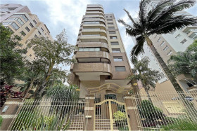 Apartamento com 3 Quartos à Venda, 142 m² em Petrópolis - Porto Alegre