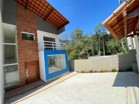Casa com 4 Quartos à Venda, 220 m² em Granja Guarani - Teresópolis