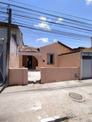 Casa com 3 Quartos à Venda, 180 m² em Benfica - Fortaleza