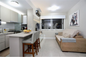Apartamento com 3 Quartos à Venda, 66 m² em Vila Ipiranga - Porto Alegre