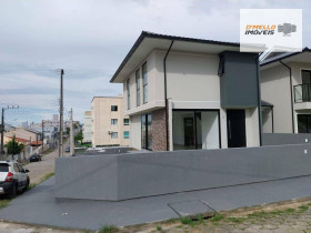 Sobrado com 3 Quartos à Venda, 100 m² em Serraria - São José