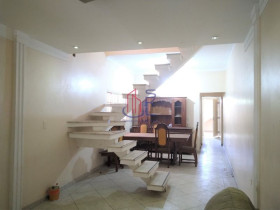 Casa com 3 Quartos à Venda ou Locação, 275 m² em Vila Flórida - Guarulhos