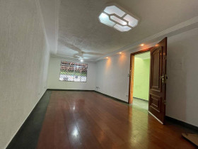 Casa com 3 Quartos à Venda, 180 m² em Vila Moinho Velho - São Paulo