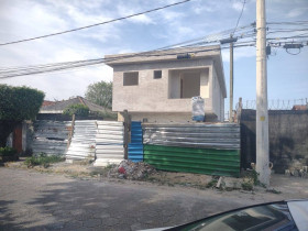 Casa com 2 Quartos à Venda, 55 m² em Cidade Naútica - São Vicente