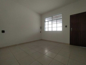 Casa com 4 Quartos para Alugar, 117 m² em Minascaixa - Belo Horizonte