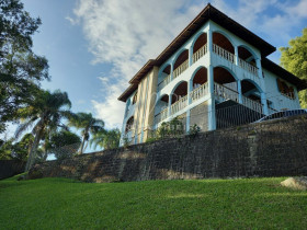 Casa com 6 Quartos à Venda, 353 m² em Itacorubi - Florianópolis