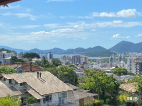 Casa com 5 Quartos à Venda,  em Trindade - Florianópolis