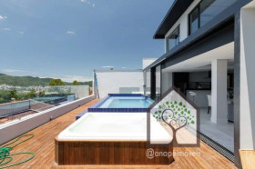 Casa com 4 Quartos à Venda, 287 m² em Trindade - Florianópolis