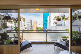 Apartamento com 3 Quartos à Venda, 153 m² em Moema - São Paulo