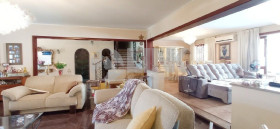Casa com 3 Quartos à Venda, 374 m² em Jardim Lindóia - Porto Alegre