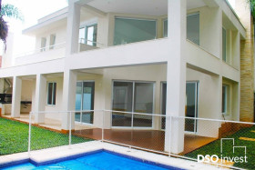 Casa de Condomínio com 4 Quartos à Venda, 954 m² em Jardim Petrópolis - São Paulo