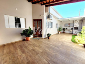 Casa com 3 Quartos à Venda, 157 m² em Jardim Laudissi - Santa Bárbara Doeste