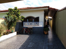 Casa com 2 Quartos à Venda, 91 m² em Vila Dinopolis - Mongaguá