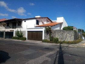 Casa com 5 Quartos à Venda, 311 m² em Suíssa - Aracaju