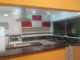 Casa com 4 Quartos à Venda, 324 m² em Recanto Das Andorinhas - São Paulo