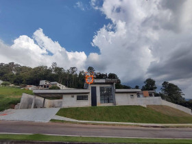 Casa com 3 Quartos à Venda, 160 m² em Condominio Quintas Da Boa Vista - Atibaia