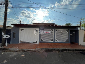 Casa com 3 Quartos à Venda,  em Mata Do Jacinto - Campo Grande