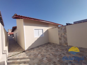 Casa com 2 Quartos para Alugar ou Temporada, 65 m² em Bopiranga - Itanhaém