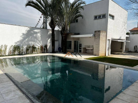 Casa com 3 Quartos à Venda ou Locação, 850 m² em Jardim América - São Paulo
