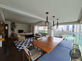 Apartamento com 2 Quartos à Venda, 147 m² em Gonzaga - Santos